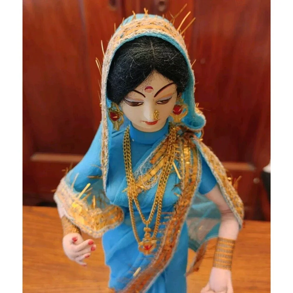 VTG Beautiful Details Handmade Indian Woman Saree Traditional Wearing Doll